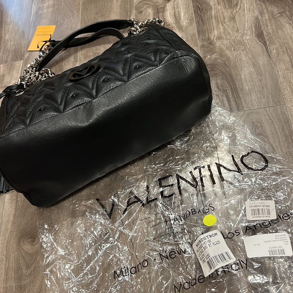 ❣️VALENTINO AUTH by Mario Valentino Luisa Satchel. - Picture 16 of 17